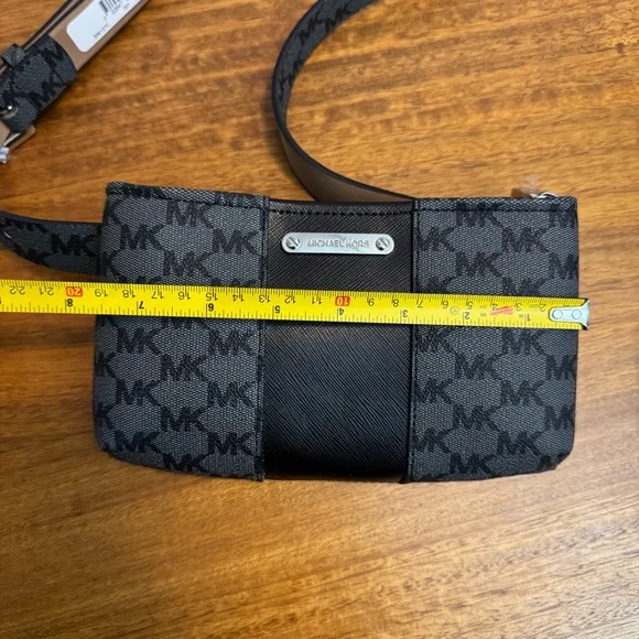 NEW! Michael Kors Women's Belt Bag - Picture 3 of 8